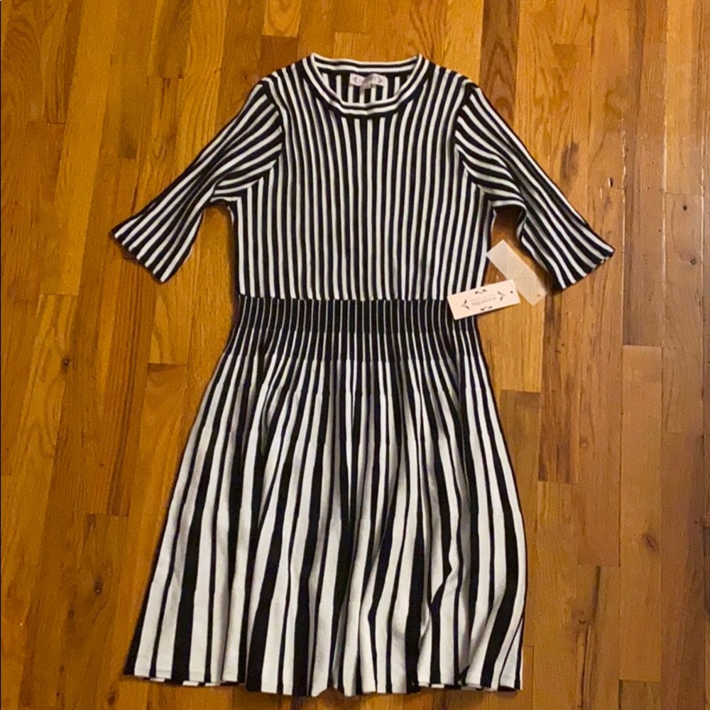 🔥NANETTE LEPORE🔥 - Picture 4 of 5